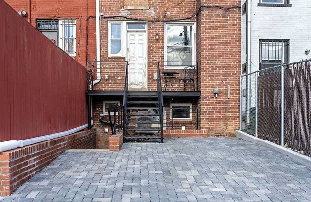 Modern 1-bedroom unit with private parking in Washington, DC - Brookland