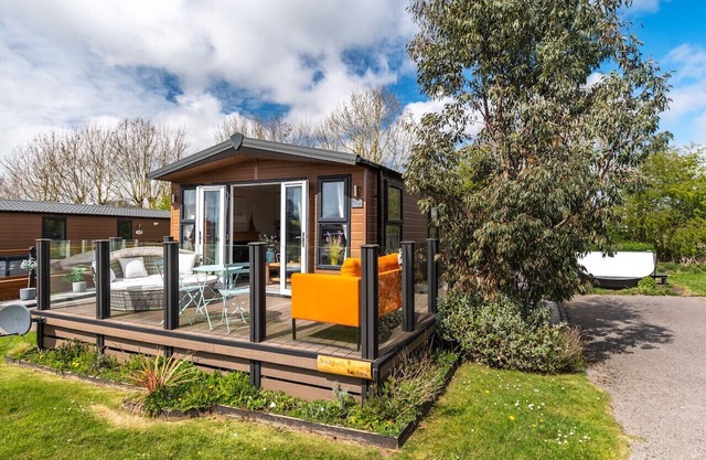 Sandpiper Lodge - Two Bedroom House, Sleeps 4