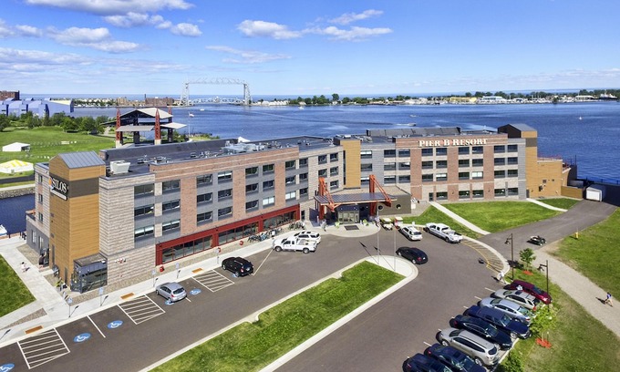 Downtown - Waterfront Hotel | Pier B Resort