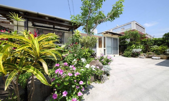 Gima Hotel | Kume Azuma Villa