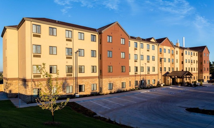 West Omaha Hotel | Staybridge Suites Omaha West, an Ihg Hotel