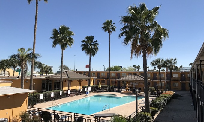 Bonanza Hotel | Americas Best Value Inn Laredo