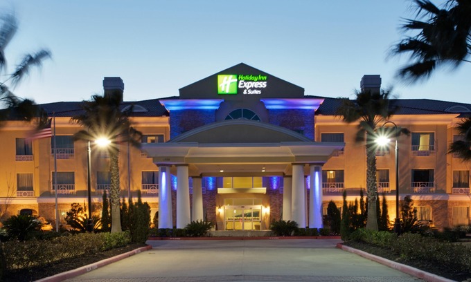 Pearland Hotel | Holiday Inn Express Pearland, an IHG Hotel