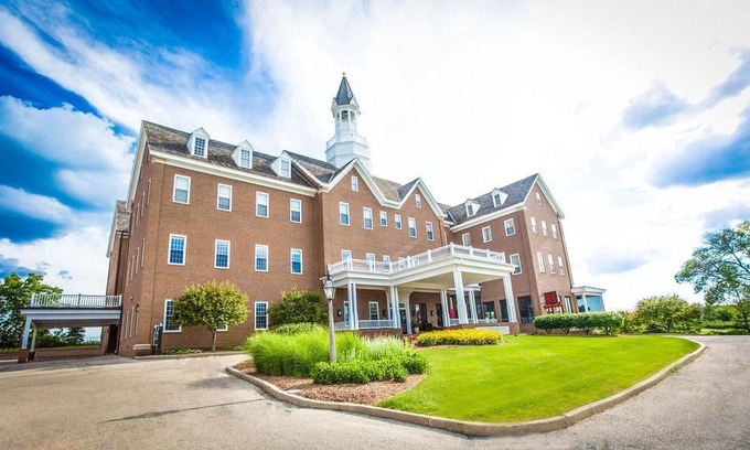 Delafield Hotel | The Delafield Hotel