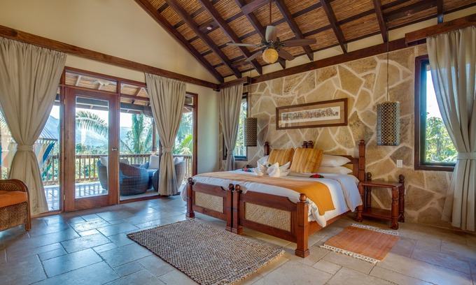 Good Living Camp Hotel | Sleeping Giant Rainforest Lodge