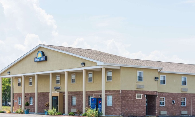 Amherst Hotel | Days Inn by Wyndham Amherst