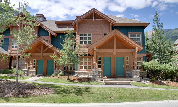 East Kootenay Hotel | Embarc Panorama