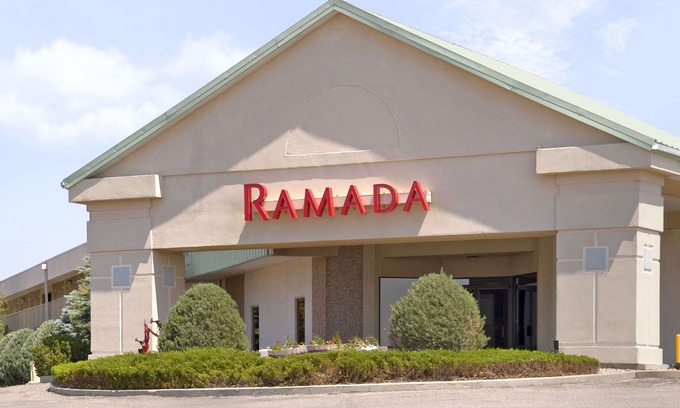 Sterling Hotel | Ramada by Wyndham Sterling