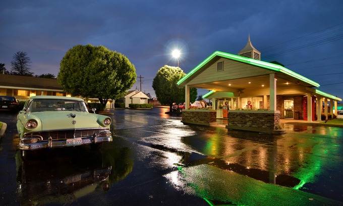 Walnut Street Hotel | Best Western Route 66 Rail Haven