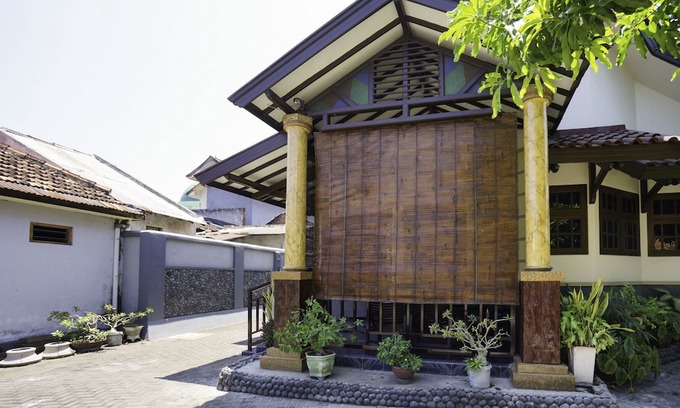 Probolinggo Hotel | OYO 1642 Penginapan Anggrek Syariah 2