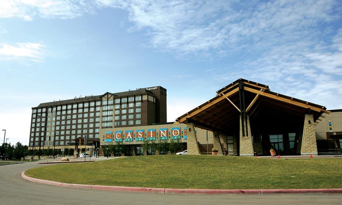 Edmonton Hotel | River Cree Resort & Casino