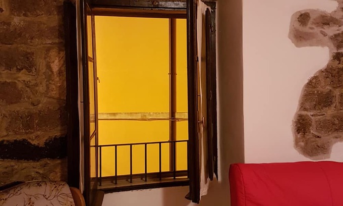 Villanova Monteleone House | Rooms with private bathrooms in the historic center just a short walk from the bus stop