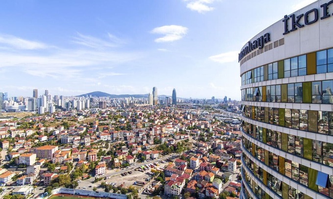 Atasehir Apartment | Central Flat with Amazing City View in Atasehir