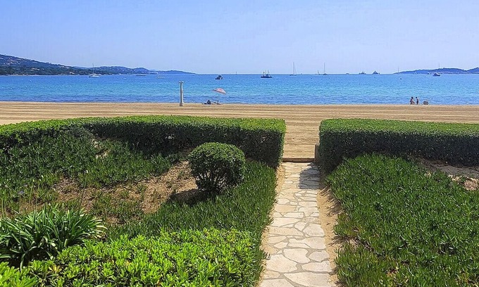 Port Grimaud Apartment | Luminous cozy cocoon with view of the gulf