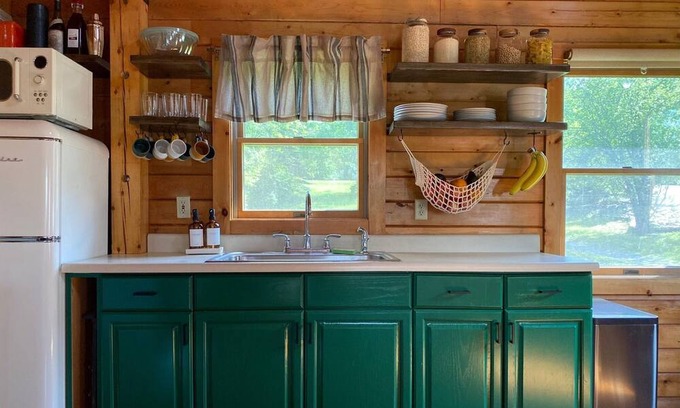 Athens Cabin | Charming Lakefront Cabin w/ Hot Tub - Perfect for Families!