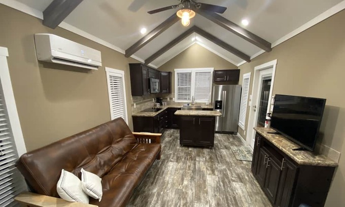 College Station House | New Tiny Home 3 Miles to Aggieland Campus!!!
