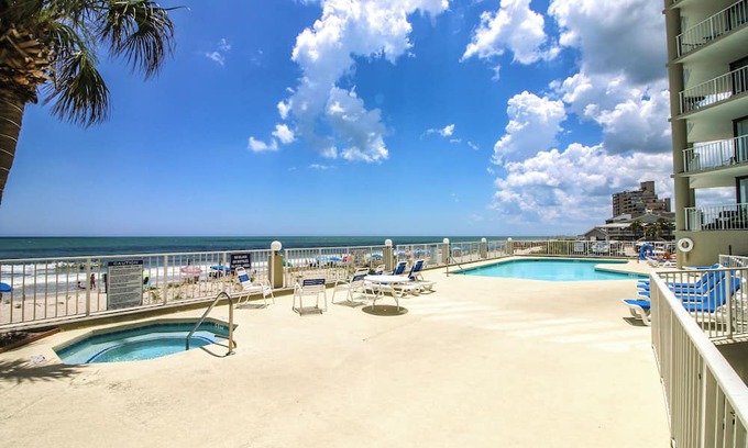 Garden City Condo | One Ocean Place 1202