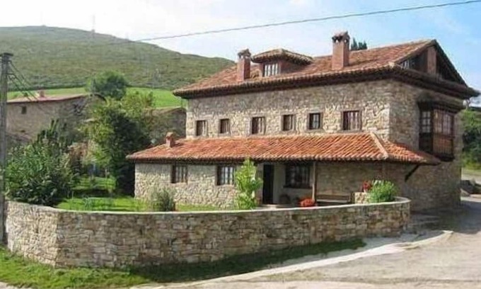 Los Tojos Cottage | Colsa apartments for 5 people