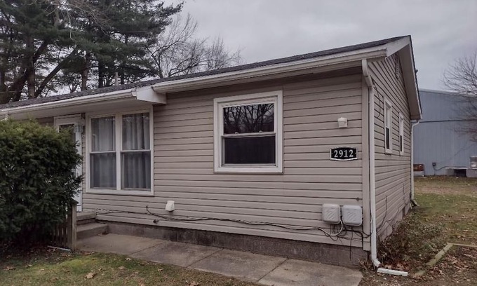 Niles Apartment | Cozy Apartment, Just 10 Minutes From Notre Dame!