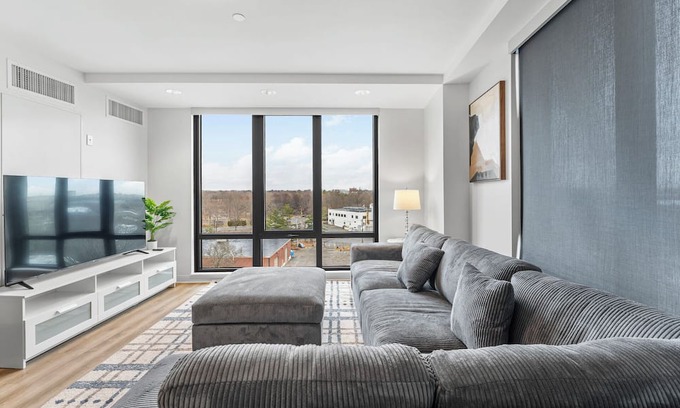 Allston Apartment | Luxury 2bd/2ba near Harvard 0396