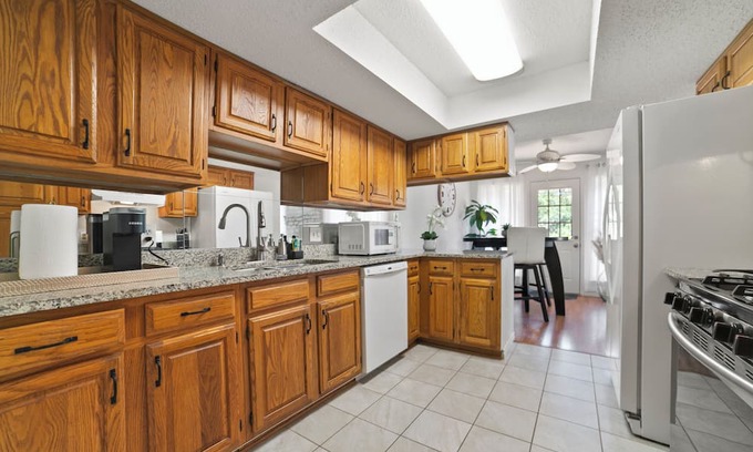Pleasant Valley House | Relaxing Austin Stay Close to Downtown and Airport