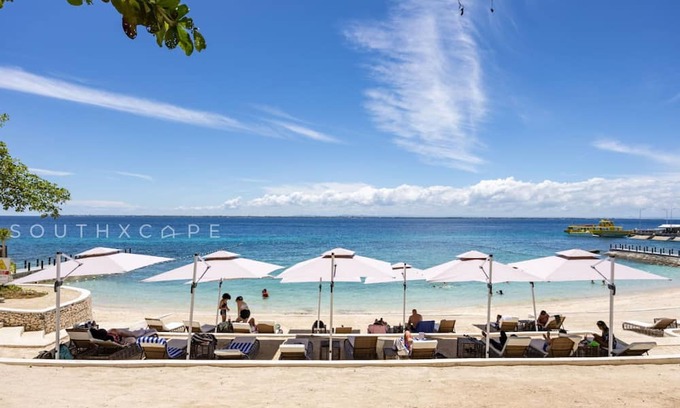 Lapu-Lapu Apartment | Furnished 1BR | Amenity View, WiFi, Netflix, Pool and Beach