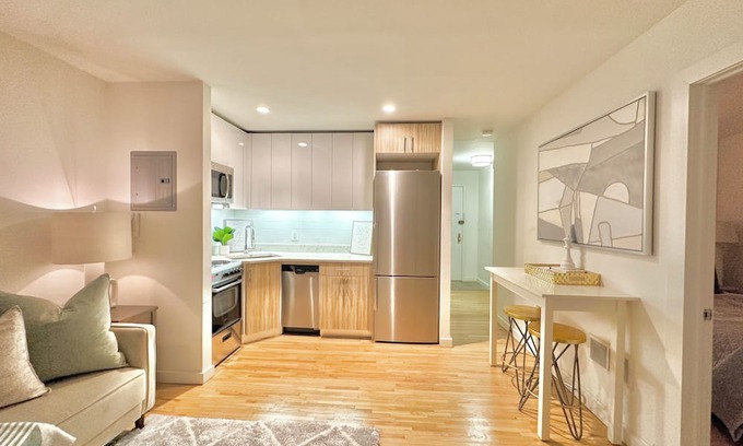 Chelsea Apartment | Charming 1-bedroom apartment with AC and WiFi in delightful New York