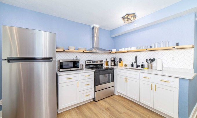 East Ocean View Apartment | Squid Suite | Near the beach | Pet-friendly