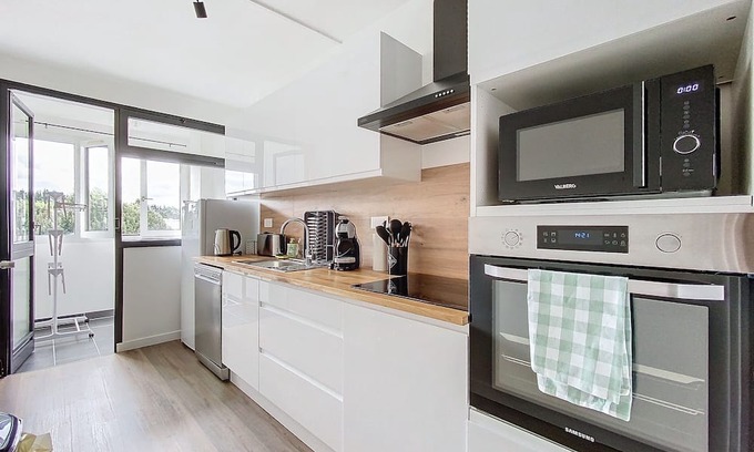 Contrexeville Apartment | Appartement Charmant Avec Balcon Proche des Thermes