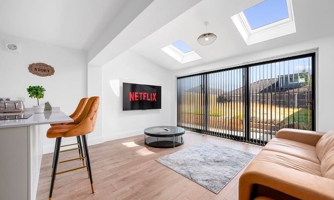 Walkden House | Chique: Luxurious Modern Home