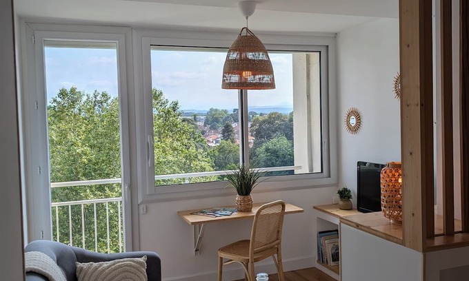 Tarbes Apartment | Luminous studio with cosy charm, quiet location near town center