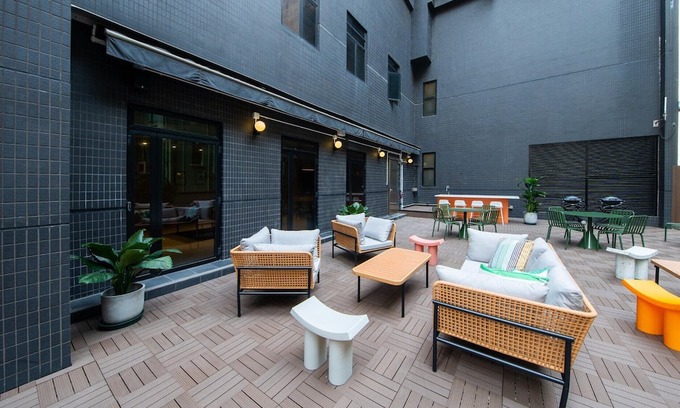 Mong Kok Apartment | Weave Studios - Kowloon West