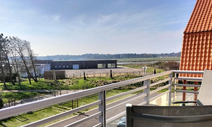 Etaples Apartment | Spacious family nest with 2 balconies