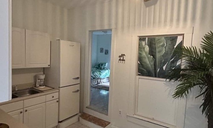 Arcadia Cottage | Cottage in central Arcadia available for long term stays