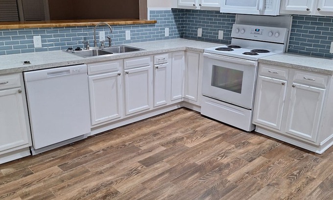 Dalzell House | 3/2 House with large private yard.