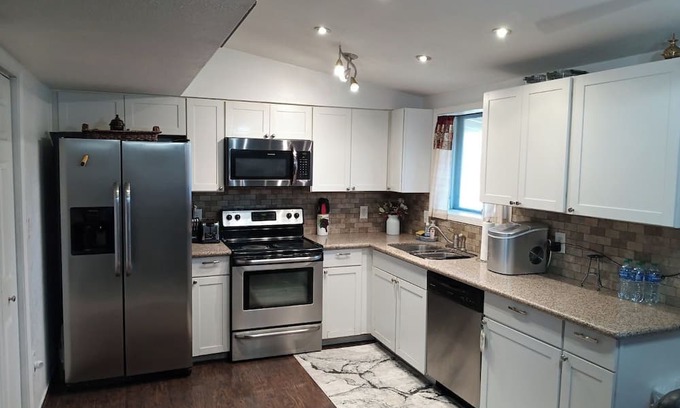 Tucson House | Tucson's charming 2bdrm 2full bath home is centrally located to many attractions