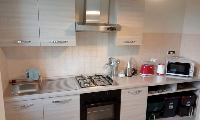 San Donato Apartment | Lovely apartment for 5 guests with WIFI, A/C, TV, balcony and parking