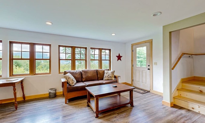Franconia House | Cozy two-story mountain home with beautiful views & furnished patio