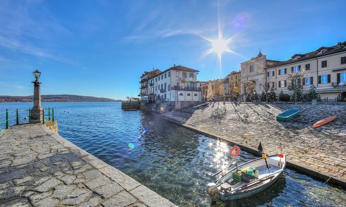Arona Villa | Lago Magico Pied Dans L' Eau