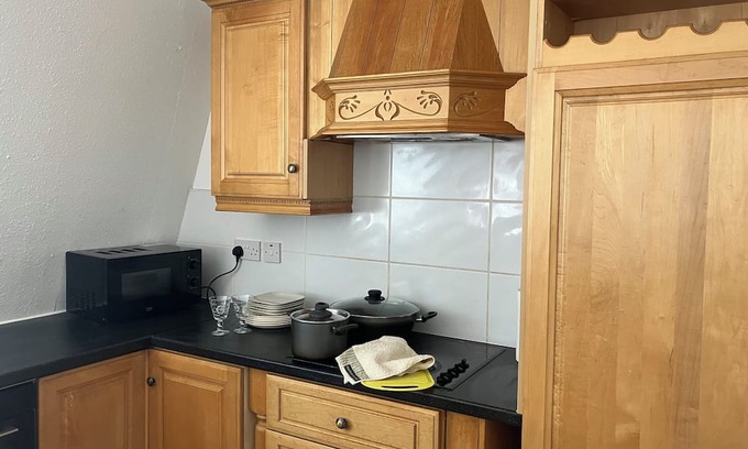 Santry Apartment | Modern and cozy 2-Bed, 2-Bath Apartment in Santry, Dublin 9