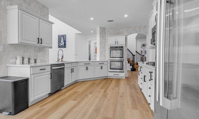 Georgetown House | Spacious high ceilings, a refreshing pool, and a BBQ area. Just 30 mins from Austin,