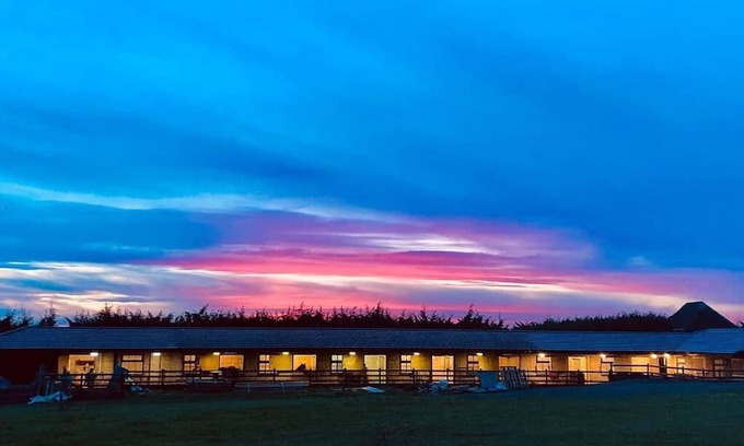 Offham Apartment | Country retreat on South Downs Way. Bring your own horse and pony rides.