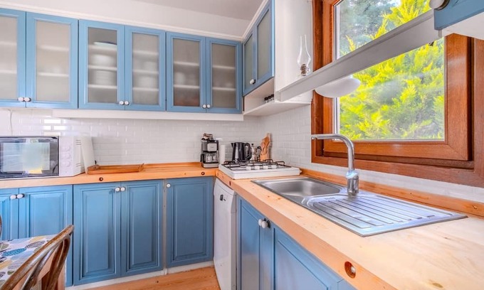 Bozcaada Cottage | House w/ Garden 5 min to Tuzburnu Bay in Bozcaada