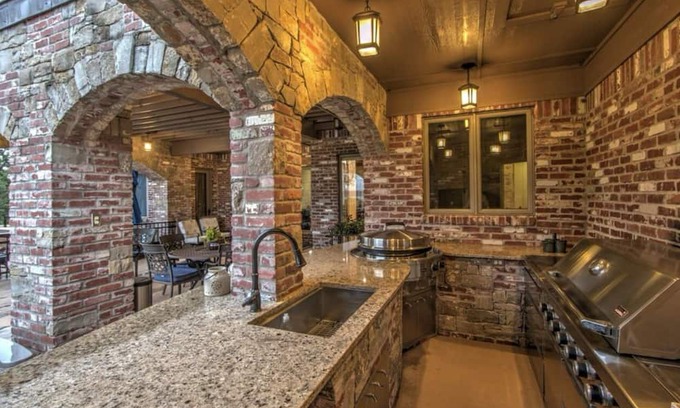 Sperry House | Lake View with pool