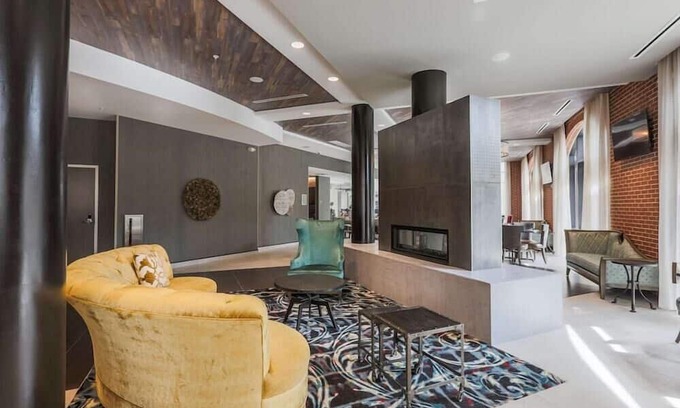 Cannonborough Elliotborough House | 4 Connecting Suites at a Hotel