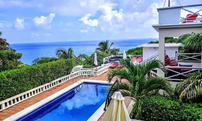 Olveston House | 4BR 3BA, w/Pool House Access