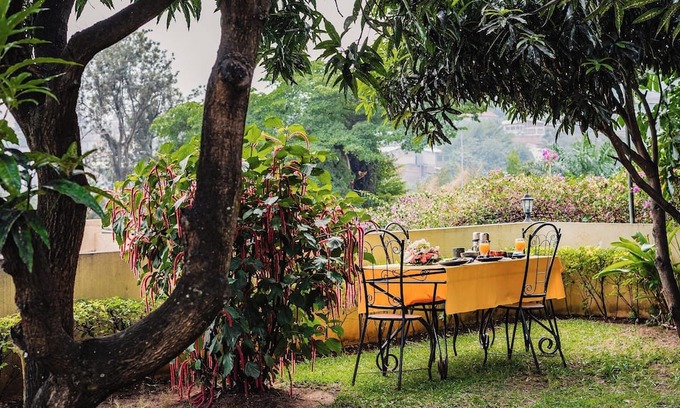 Bujumbura Apartment | Cozy serviced one bedroom apartment in a tropical garden, free laundry