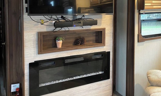 Aztec House | One bedroom RV in a country atmosphere. Very nice. Close to Aztec Ruins.