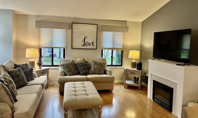 West Henrietta House | Cozy raised ranch in West Henrietta