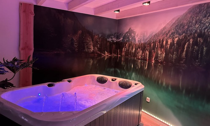 Ahlen Apartment | Luxuriöse Wellness Suite mit Whirlpool und Sauna